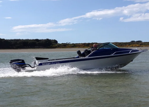 Image Boats NZ elite open top model on water